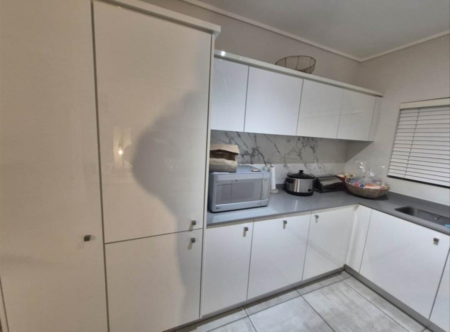 To Let 3 Bedroom Property for Rent in The Polofields Gauteng
