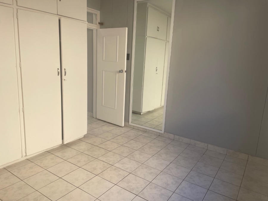 1 Bedroom Property for Sale in Illovo Gauteng