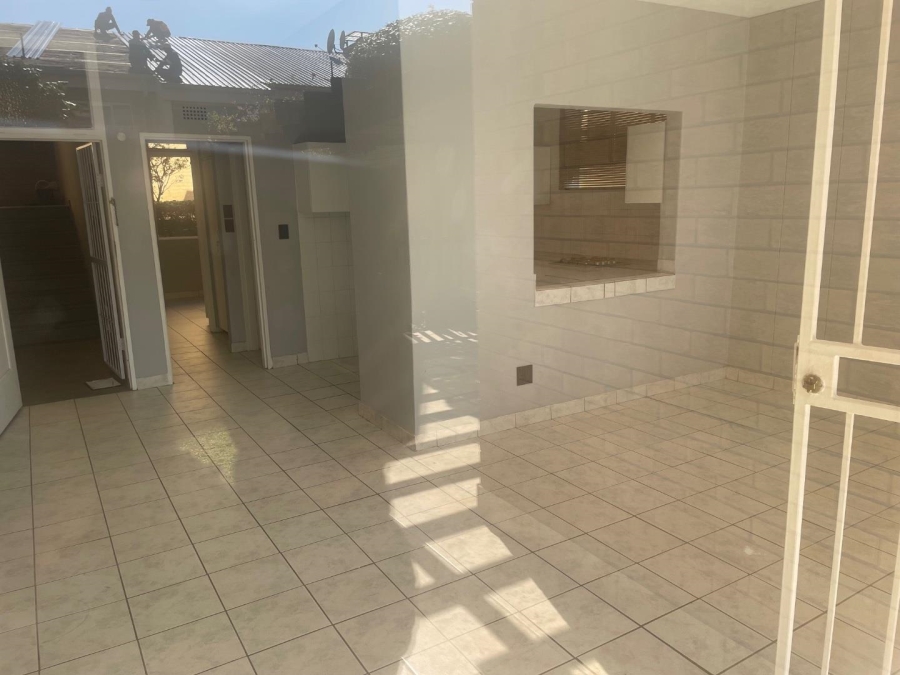 1 Bedroom Property for Sale in Illovo Gauteng