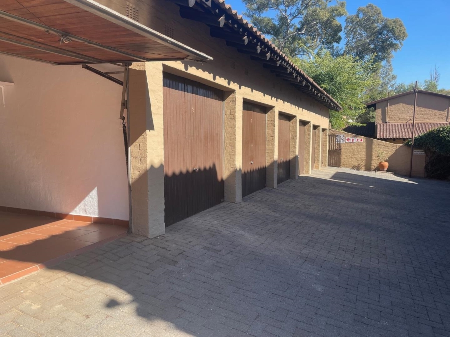 To Let 2 Bedroom Property for Rent in Sandown Gauteng