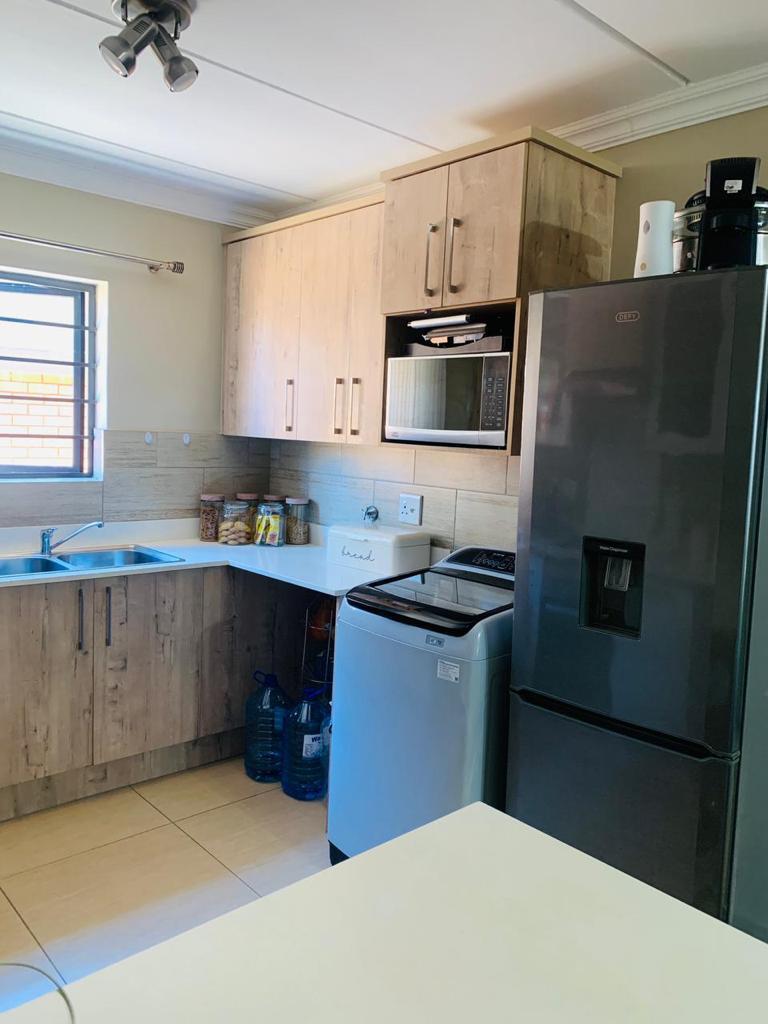 3 Bedroom Property for Sale in Annlin Gauteng