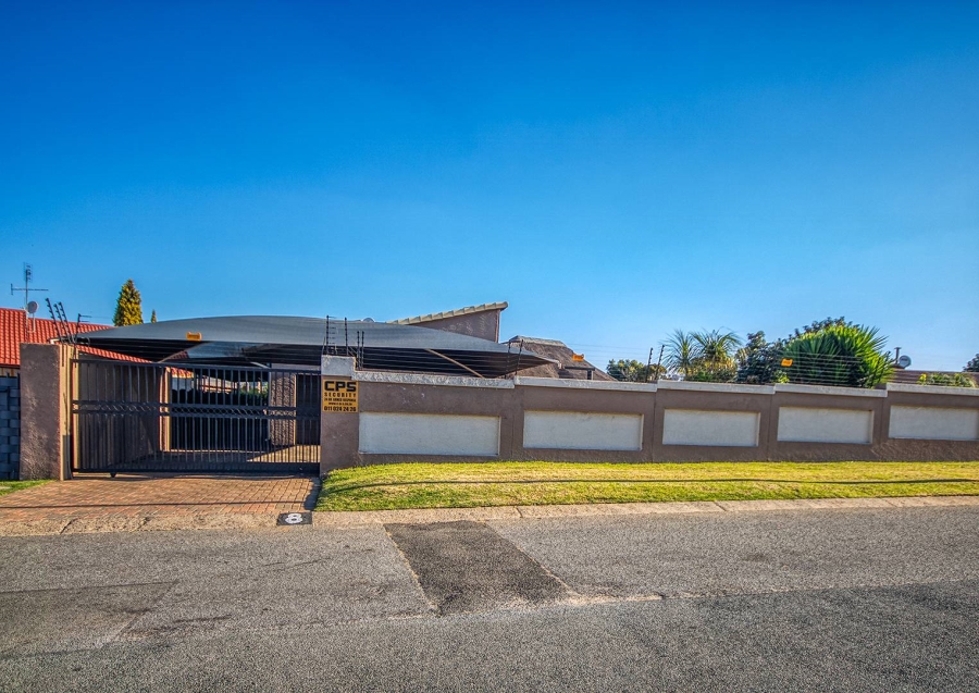 3 Bedroom Property for Sale in Verwoerdpark Gauteng