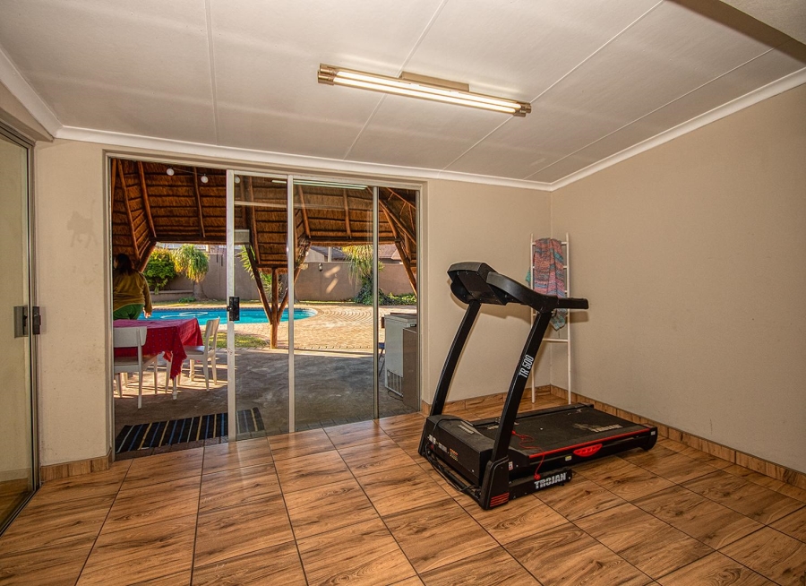 3 Bedroom Property for Sale in Verwoerdpark Gauteng