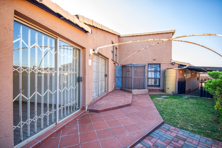 3 Bedroom Property for Sale in Verwoerdpark Gauteng