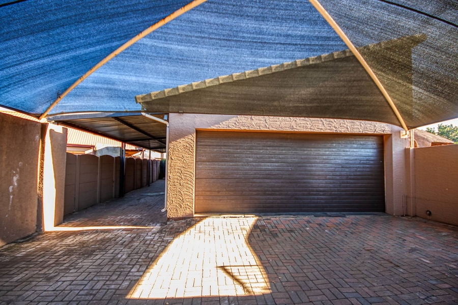 3 Bedroom Property for Sale in Verwoerdpark Gauteng