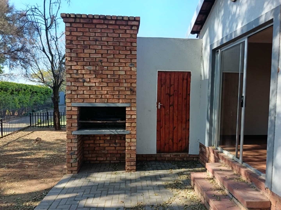 To Let 3 Bedroom Property for Rent in Hartbeeshoek Gauteng
