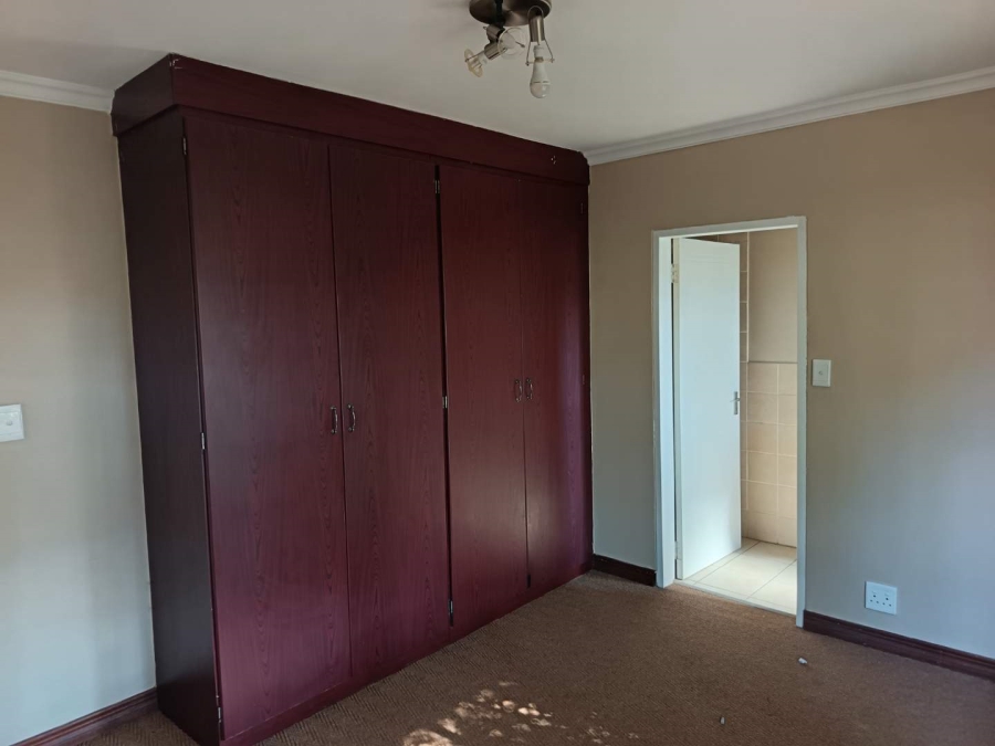 To Let 3 Bedroom Property for Rent in Hartbeeshoek Gauteng