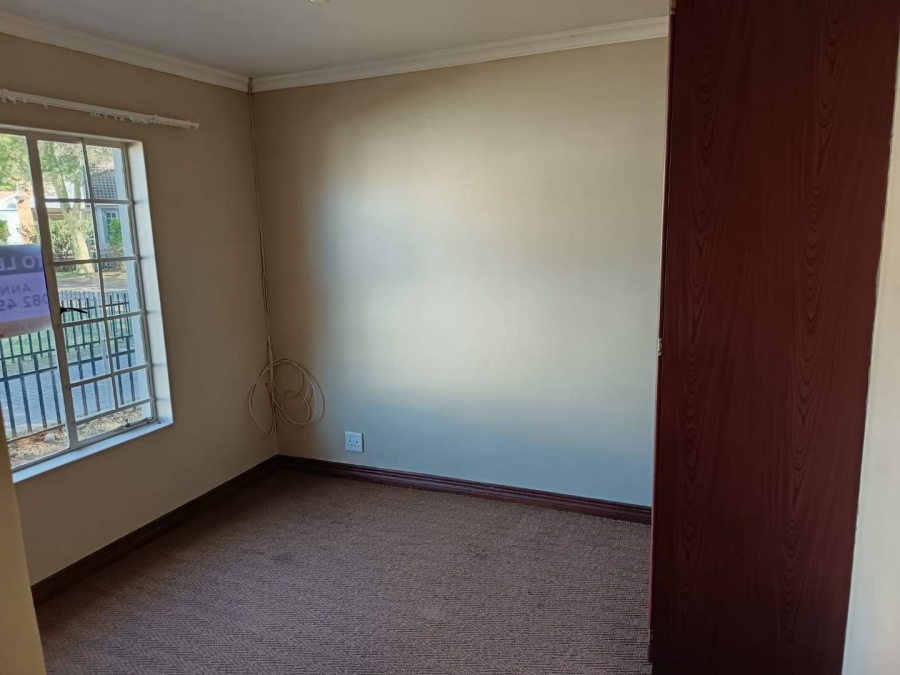To Let 3 Bedroom Property for Rent in Hartbeeshoek Gauteng