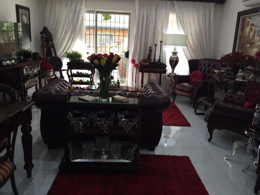 To Let 2 Bedroom Property for Rent in Eldoraigne Gauteng
