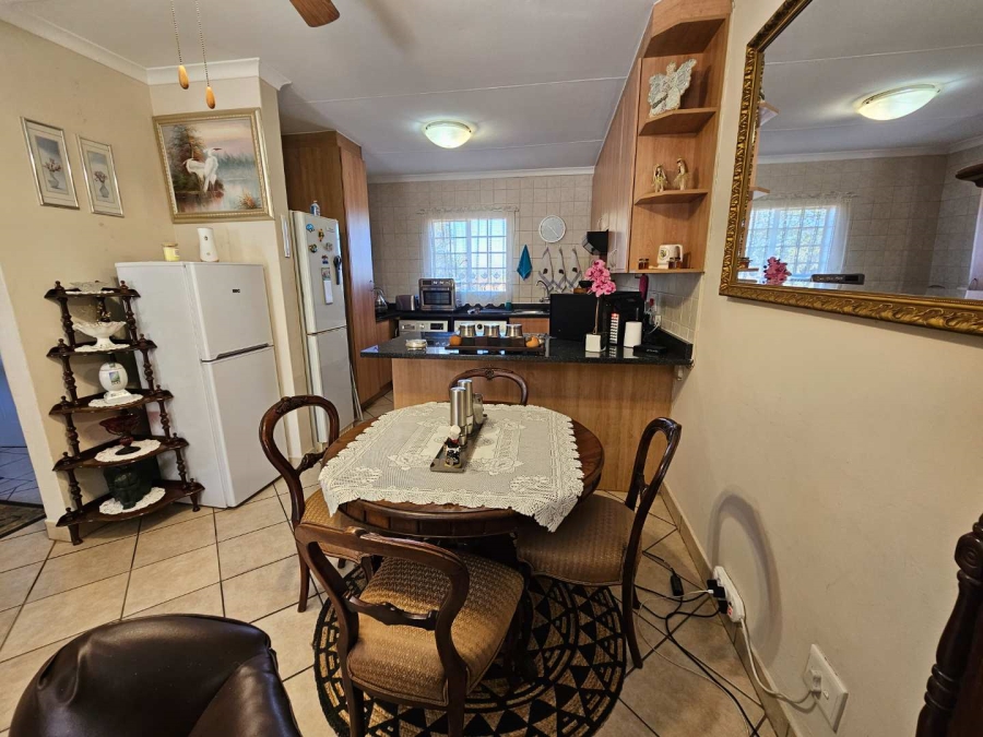 To Let 2 Bedroom Property for Rent in The Wilds Gauteng
