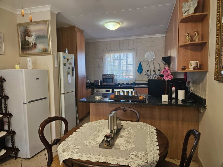 To Let 2 Bedroom Property for Rent in The Wilds Gauteng