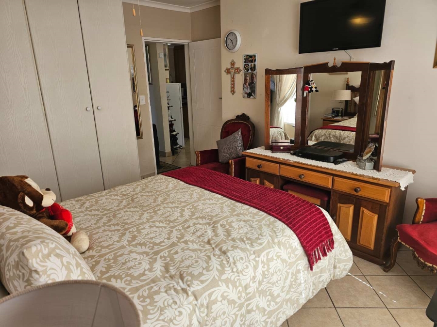 To Let 2 Bedroom Property for Rent in The Wilds Gauteng