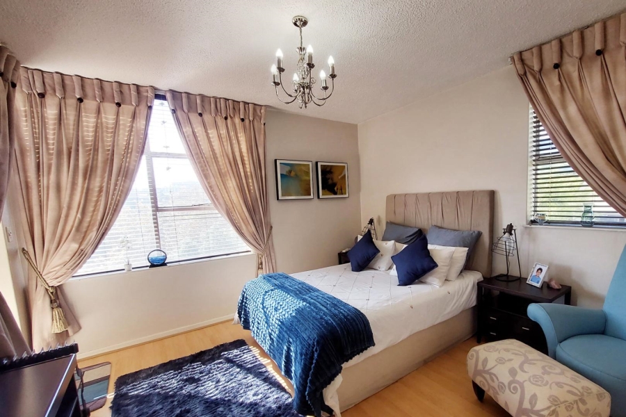 To Let 3 Bedroom Property for Rent in Sandhurst Gauteng