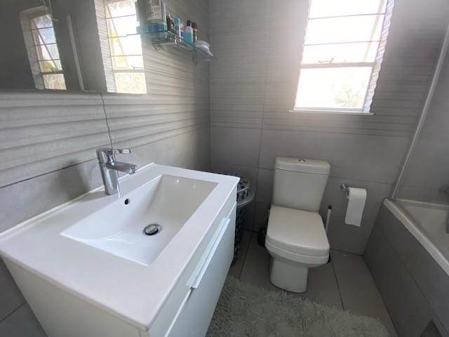 To Let 2 Bedroom Property for Rent in Magaliessig Gauteng