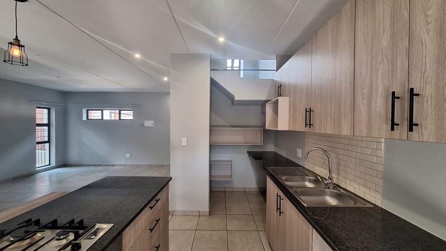 To Let 2 Bedroom Property for Rent in Ferndale Gauteng