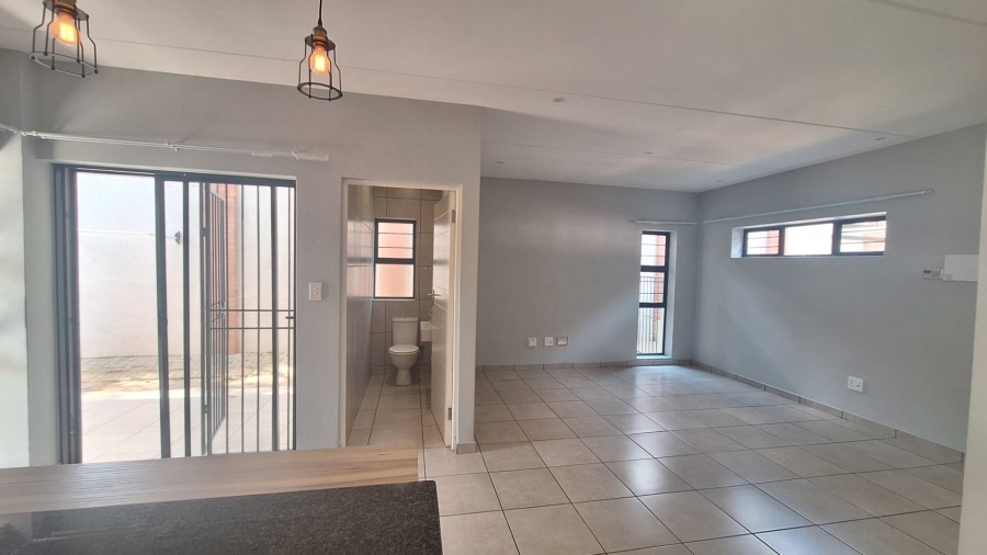To Let 2 Bedroom Property for Rent in Ferndale Gauteng
