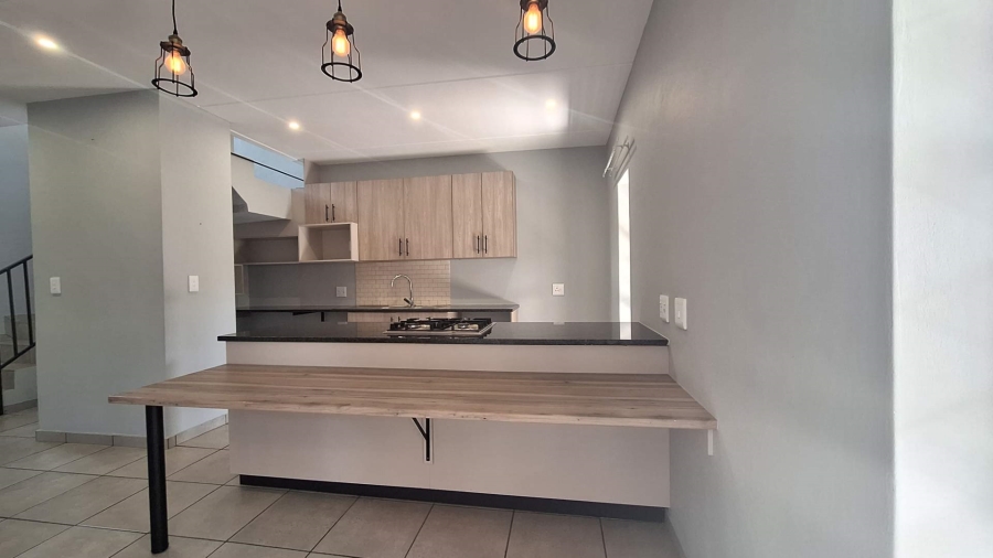 To Let 2 Bedroom Property for Rent in Ferndale Gauteng