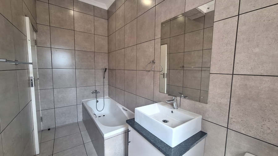 To Let 2 Bedroom Property for Rent in Ferndale Gauteng