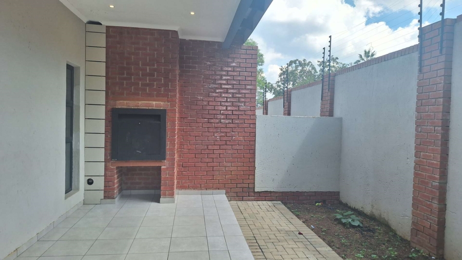 To Let 2 Bedroom Property for Rent in Ferndale Gauteng