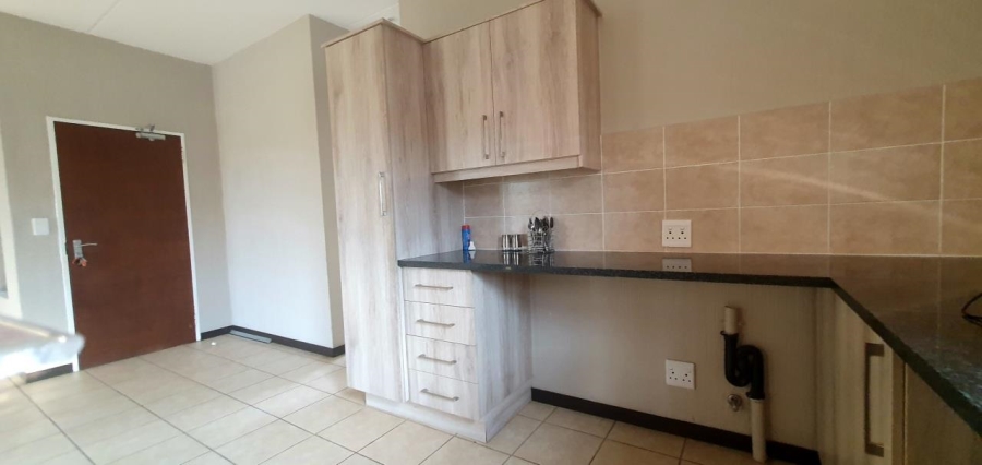 2 Bedroom Property for Sale in Wilgeheuwel Gauteng