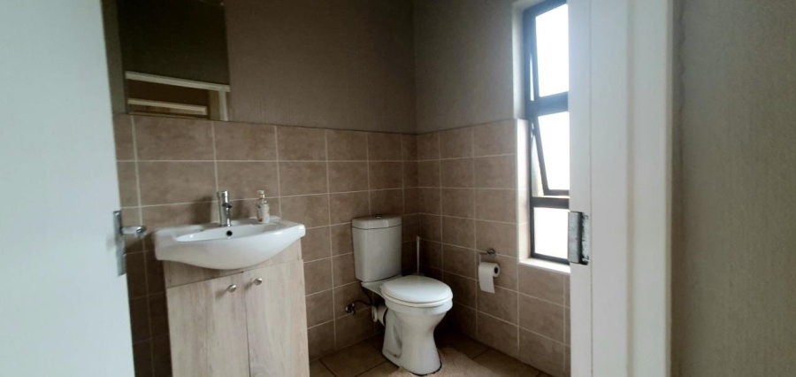 2 Bedroom Property for Sale in Wilgeheuwel Gauteng