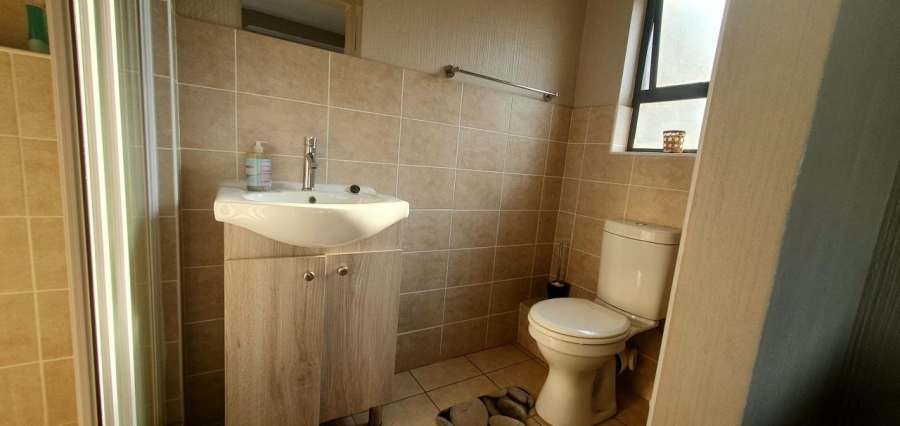 2 Bedroom Property for Sale in Wilgeheuwel Gauteng