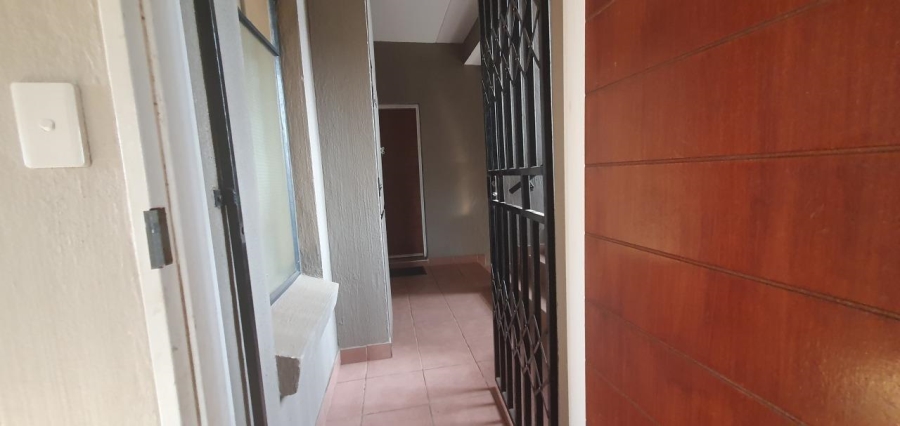 2 Bedroom Property for Sale in Wilgeheuwel Gauteng