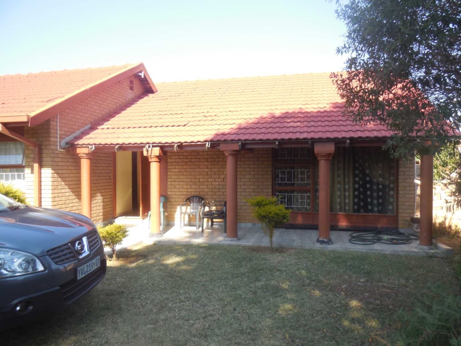 To Let 3 Bedroom Property for Rent in Lindo Park Gauteng
