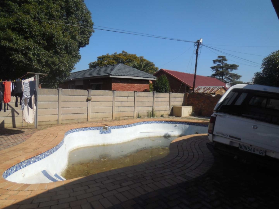 To Let 3 Bedroom Property for Rent in Lindo Park Gauteng