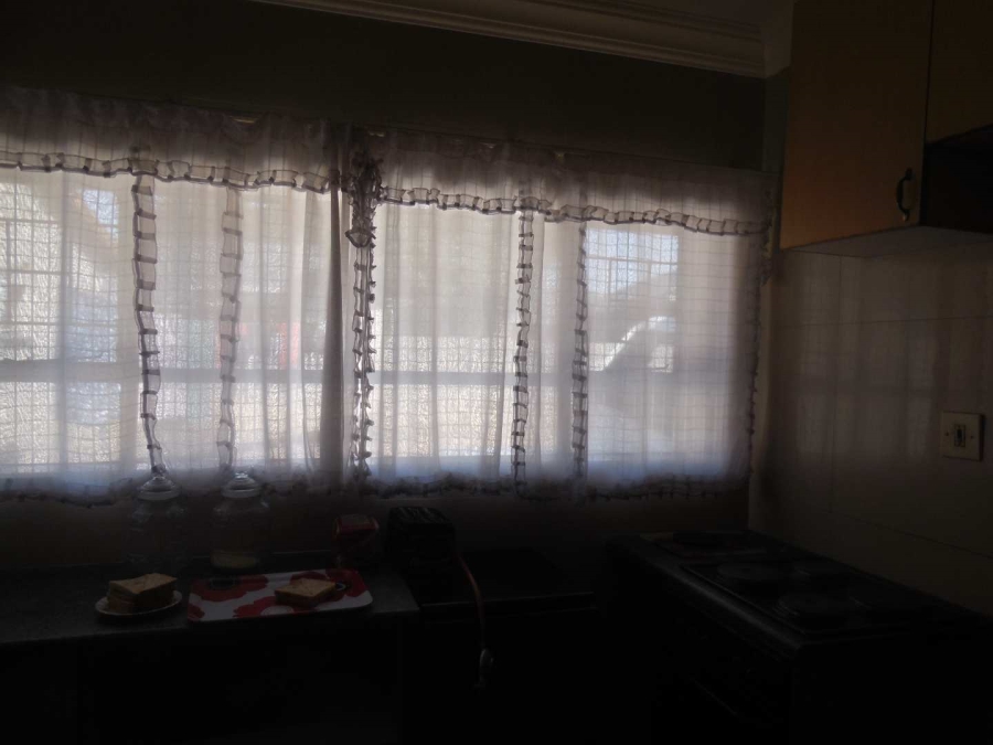 To Let 3 Bedroom Property for Rent in Lindo Park Gauteng