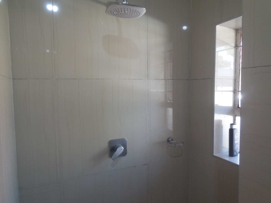 To Let 3 Bedroom Property for Rent in Lindo Park Gauteng