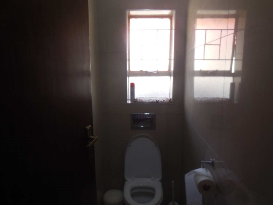To Let 3 Bedroom Property for Rent in Lindo Park Gauteng