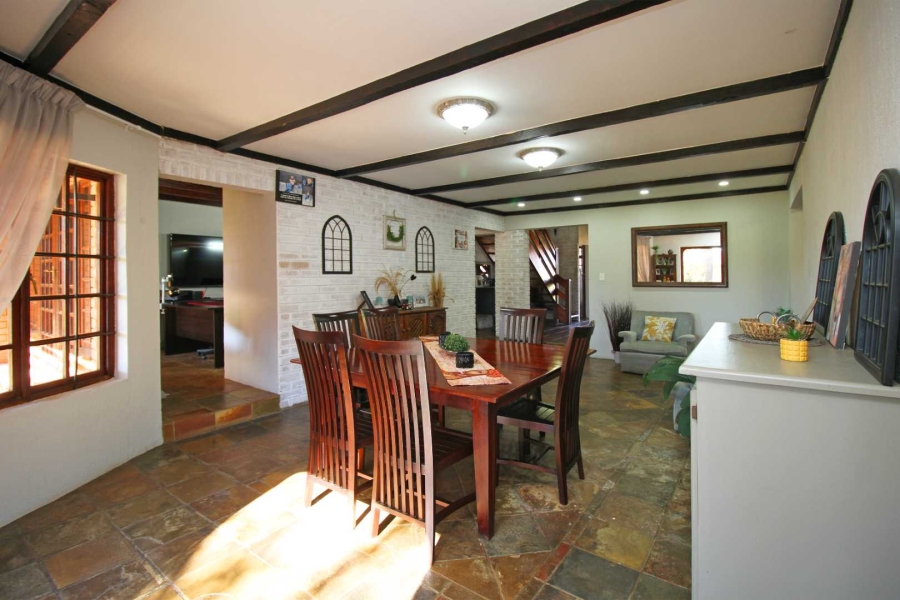 5 Bedroom Property for Sale in Greenhills Gauteng