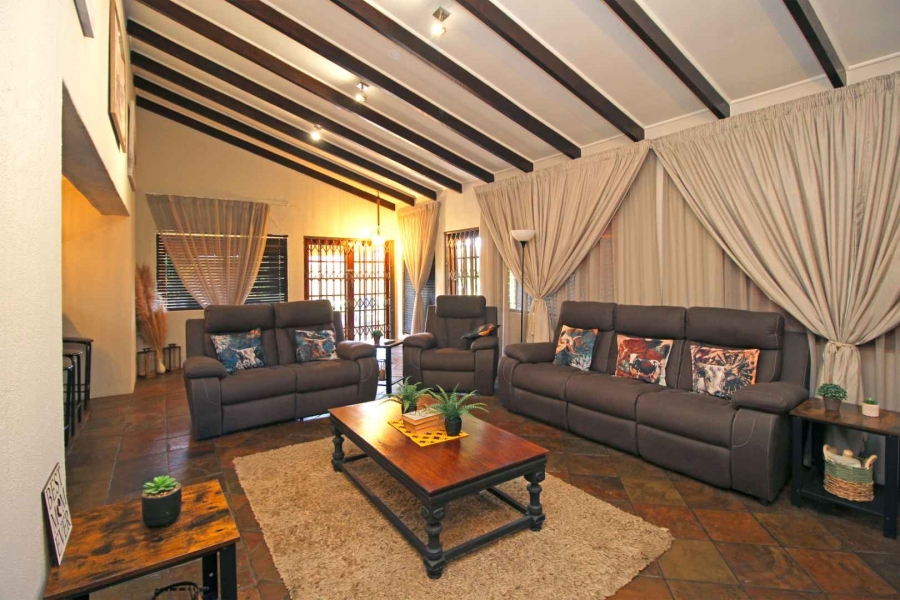 5 Bedroom Property for Sale in Greenhills Gauteng