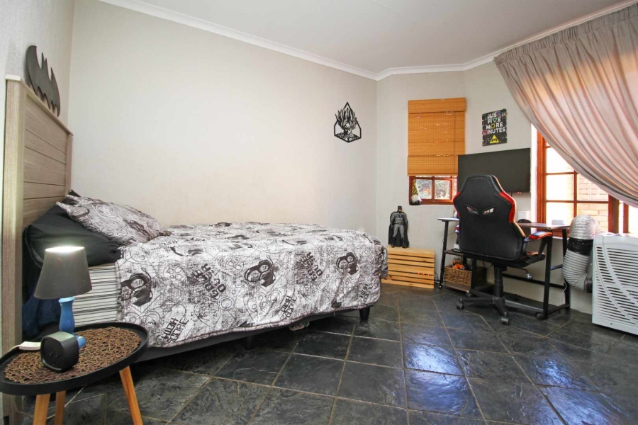 5 Bedroom Property for Sale in Greenhills Gauteng