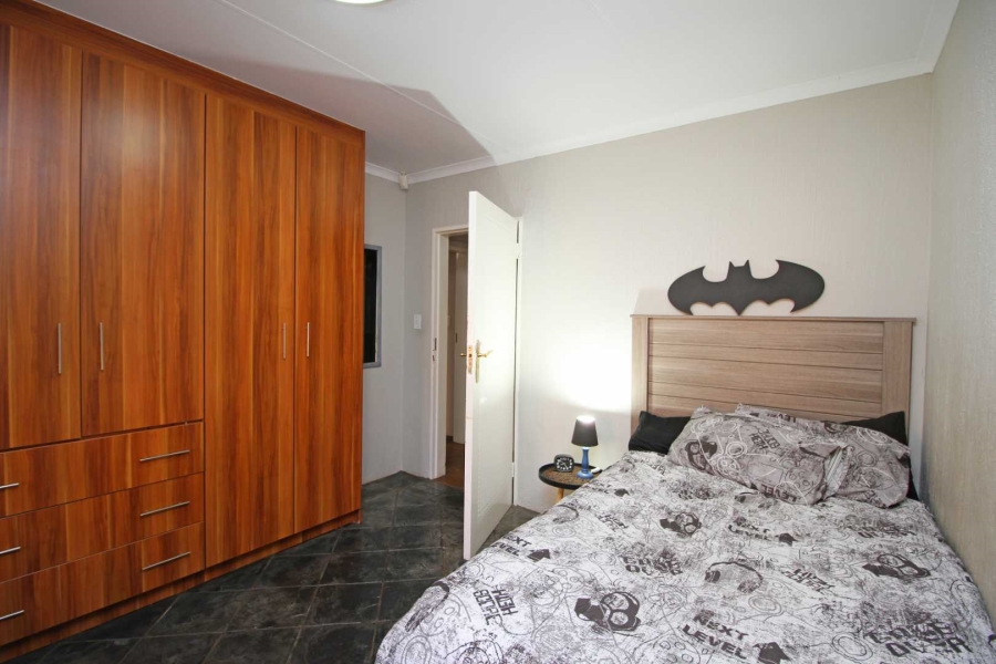 5 Bedroom Property for Sale in Greenhills Gauteng