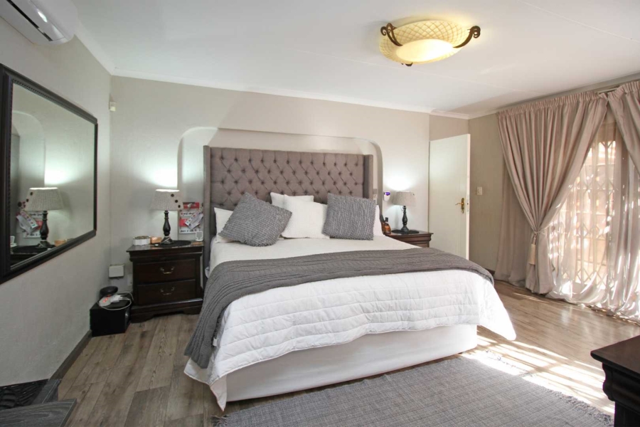 5 Bedroom Property for Sale in Greenhills Gauteng