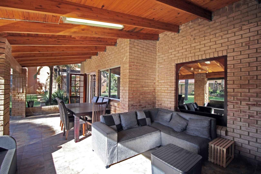 5 Bedroom Property for Sale in Greenhills Gauteng
