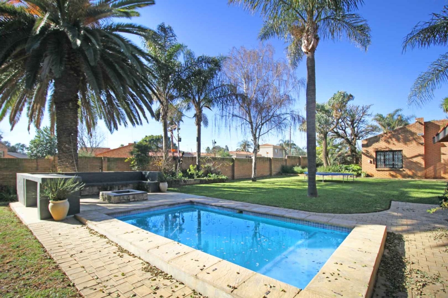 5 Bedroom Property for Sale in Greenhills Gauteng