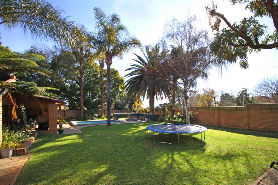 5 Bedroom Property for Sale in Greenhills Gauteng