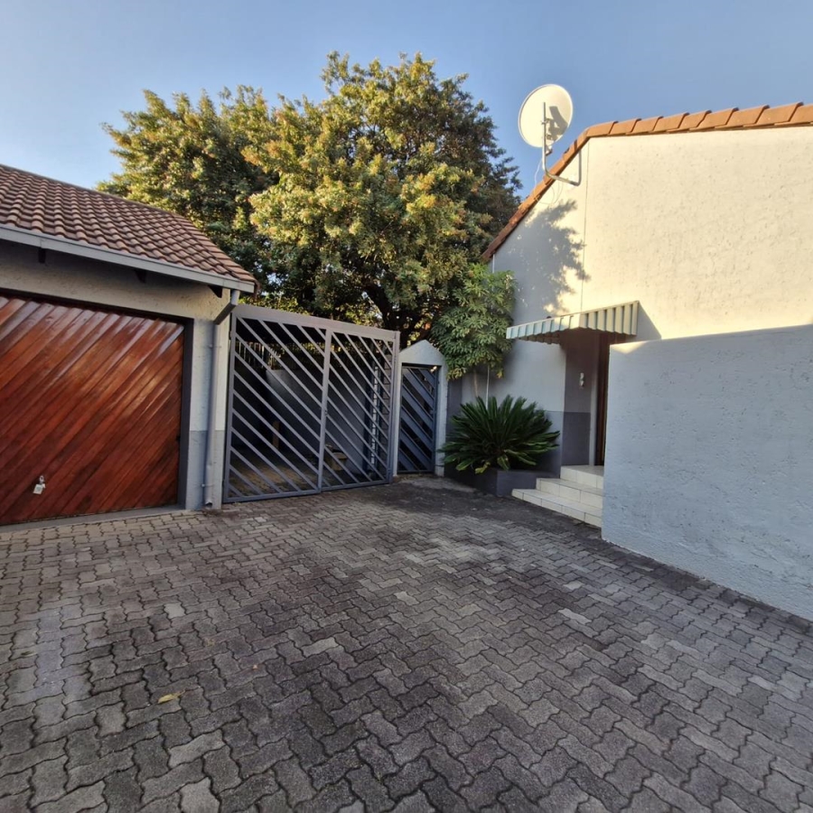 3 Bedroom Property for Sale in Die Wilgers Gauteng