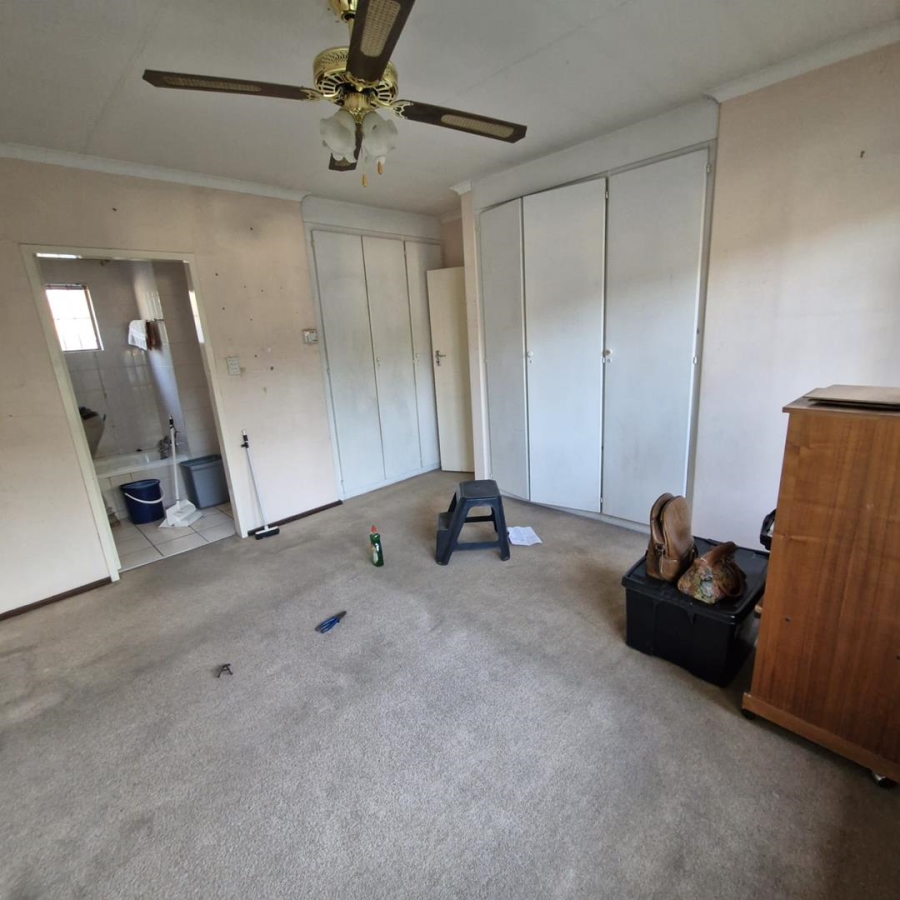 3 Bedroom Property for Sale in Die Wilgers Gauteng