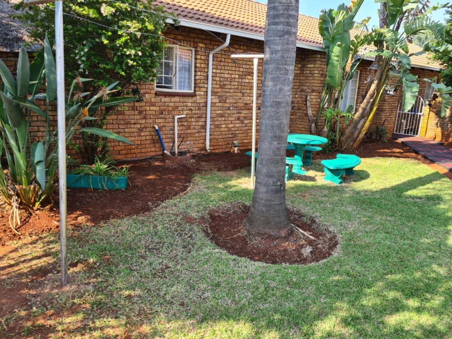 To Let 2 Bedroom Property for Rent in Hesteapark Gauteng