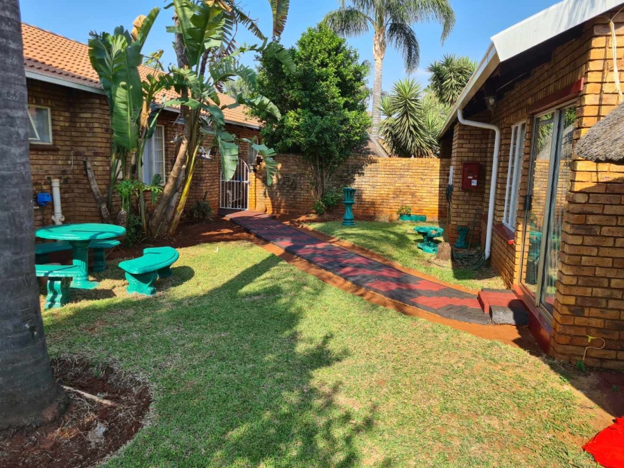 To Let 2 Bedroom Property for Rent in Hesteapark Gauteng