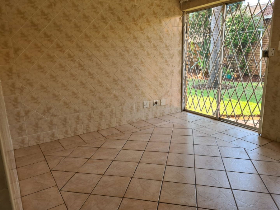 To Let 2 Bedroom Property for Rent in Hesteapark Gauteng