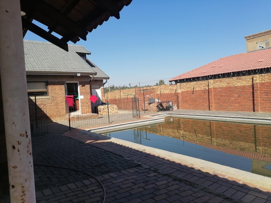 4 Bedroom Property for Sale in Birchleigh North Gauteng