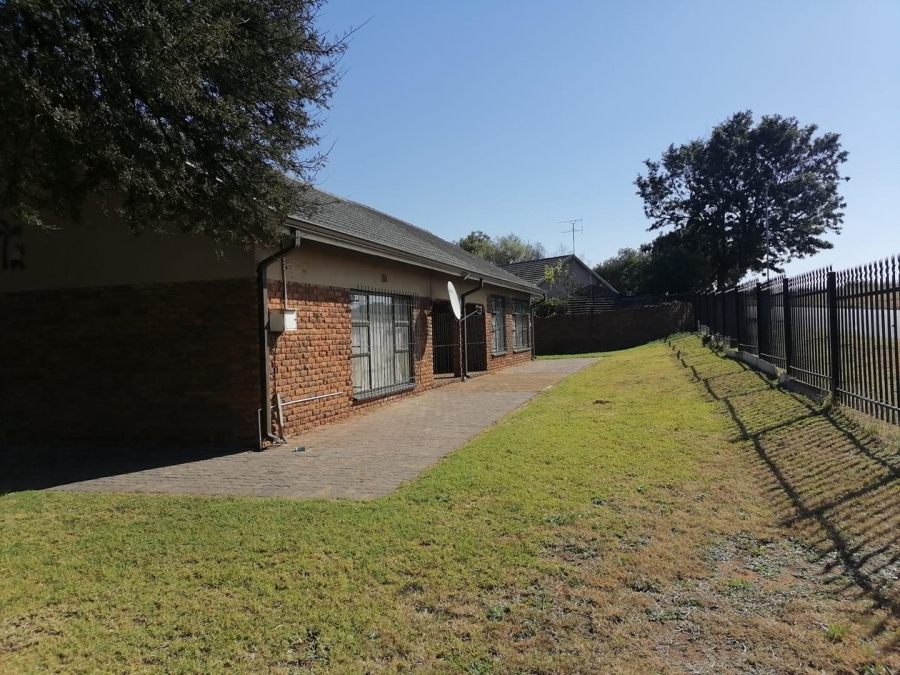 4 Bedroom Property for Sale in Birchleigh North Gauteng