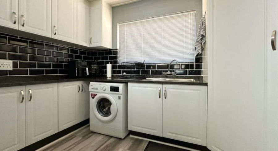 4 Bedroom Property for Sale in Glen Marais Gauteng
