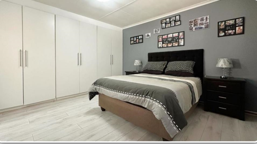 4 Bedroom Property for Sale in Glen Marais Gauteng