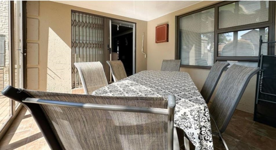 4 Bedroom Property for Sale in Glen Marais Gauteng